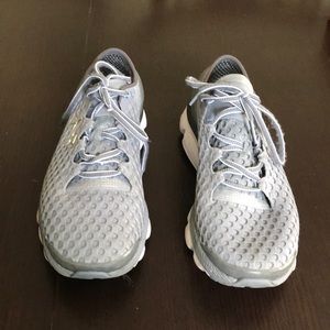Size 8 Under Armour Sneakers